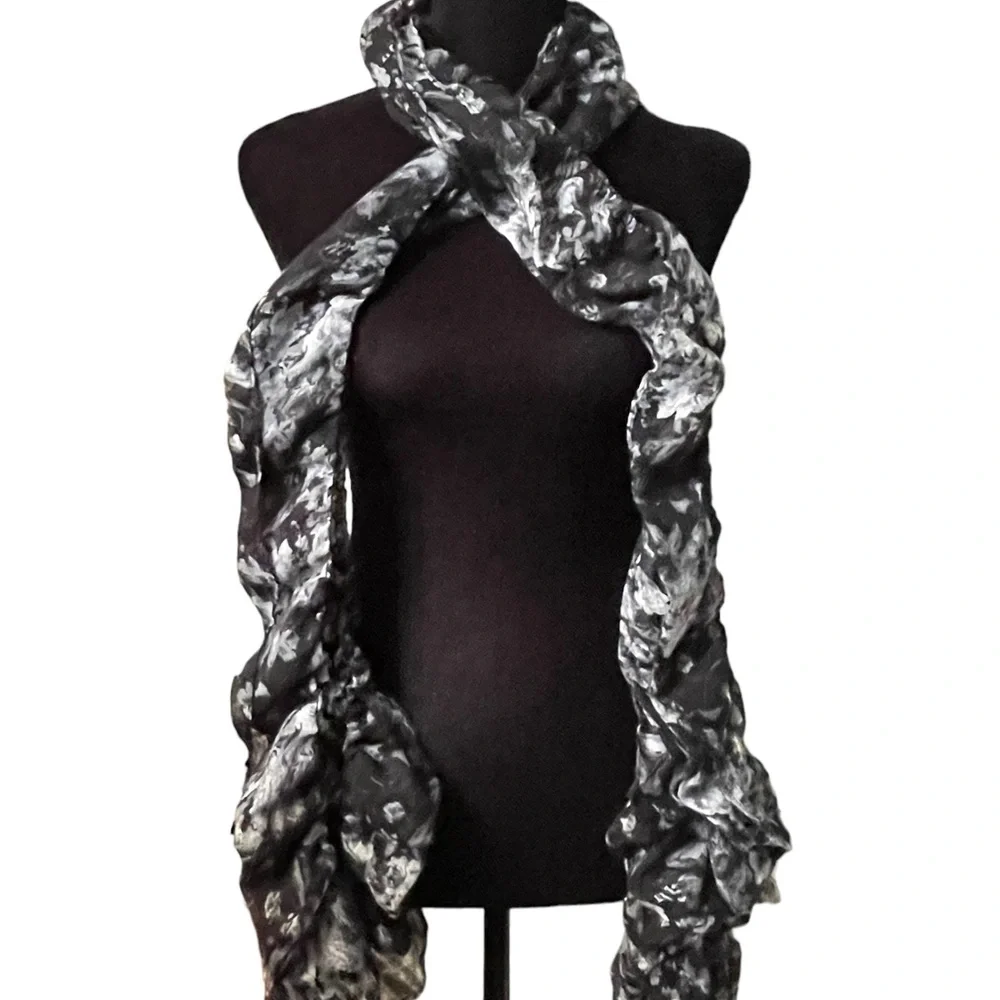 Elegant Black and‎ White Floral Scarf